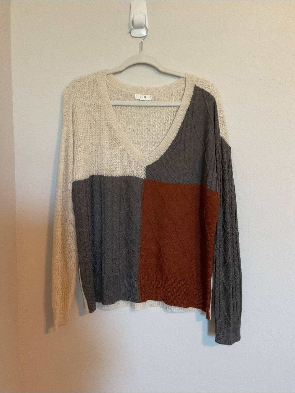 Cozy Colorblock V-Neck Sweater in Cream, Gray & Rust